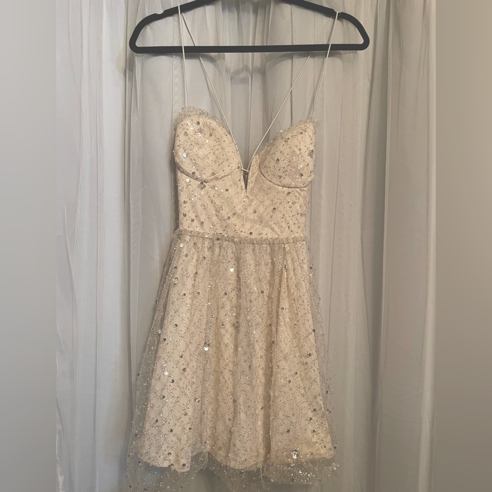Gold/cream Sequin sparkly drees ✨